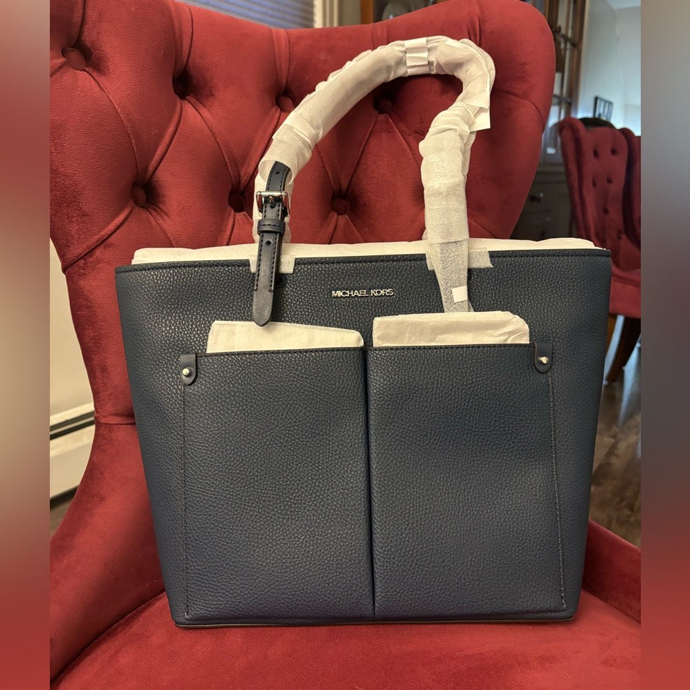 Brand New Michael Kors Jet Set Medium Pocket Tote Bag / Color: Navy